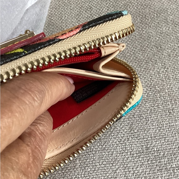 Dooney & Bourke Art Deco Large Zip around credit card case. NWT in Black - Picture 11 of 13